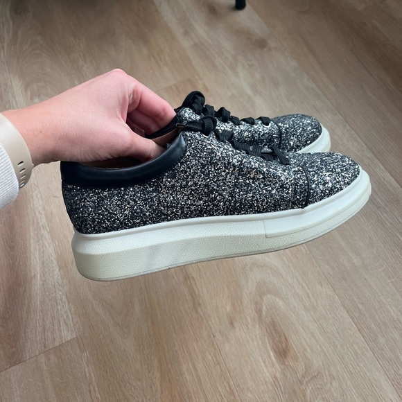 LINEA PAOLO tennis shoe — silver glitter size 11. - Picture 7 of 7